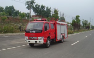東風藍牌水罐消防車..